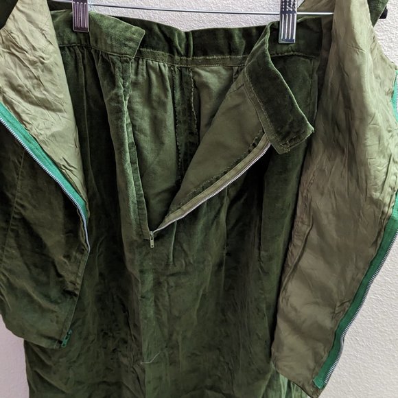 Vintage hand made 1950's two piece deep green velvet dress - Picture 7 of 9